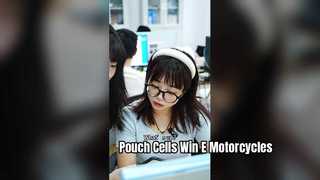 ? Pochette ou cylindrique : lequel convient le mieux aux motos électriques ?