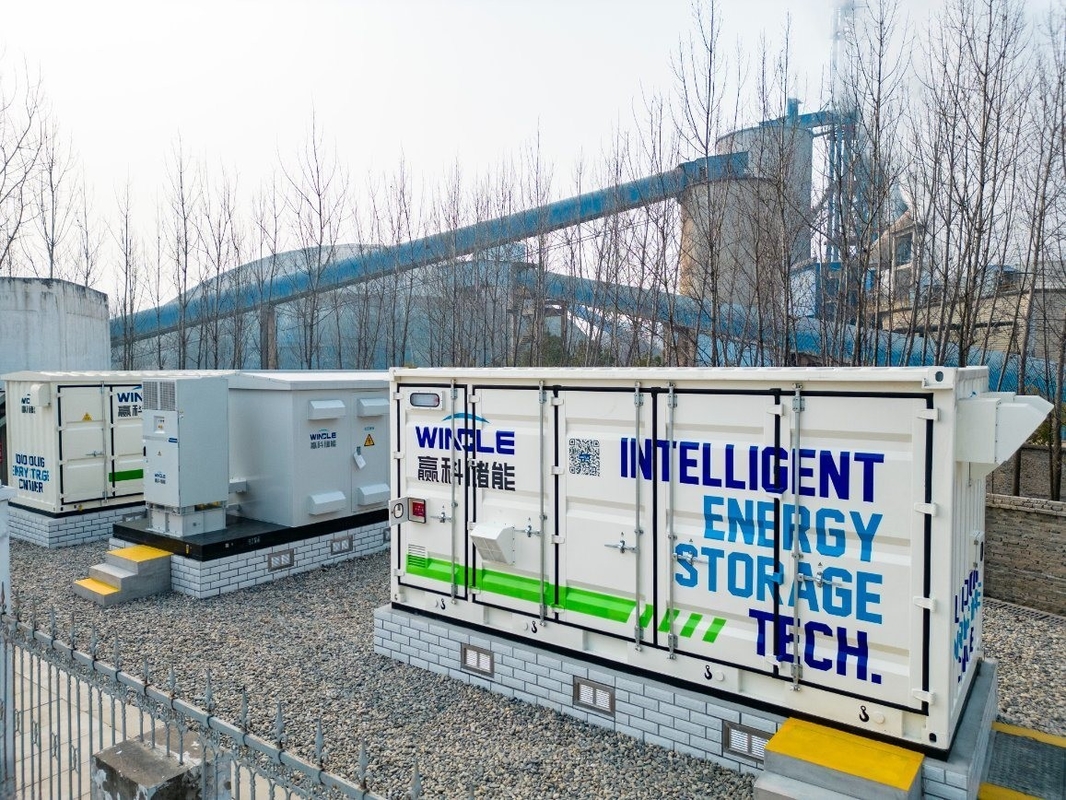 Système de stockage d'énergie à batterie en conteneurs certifié Un38.3 20FT 3.44mwh pour le stockage d'énergie solaire