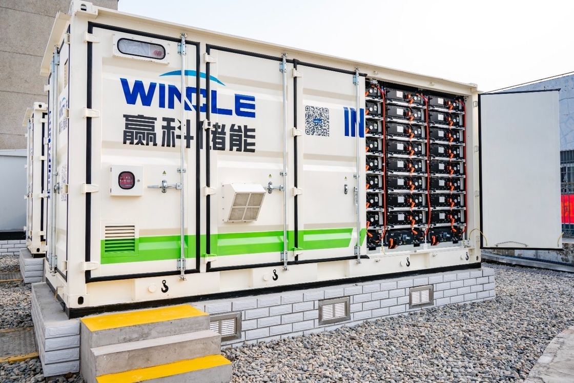 Système de stockage d'énergie pour récipient de centrale avec protection IP54 et longue durée de vie