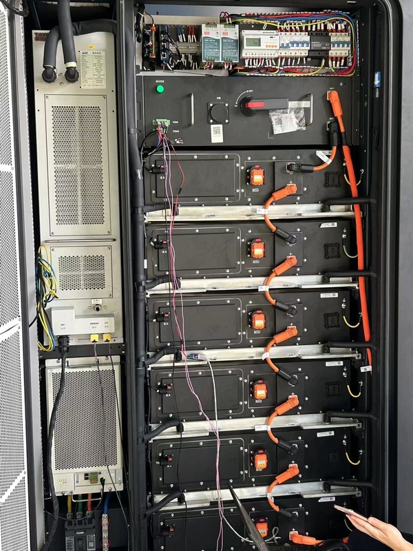 Système de stockage d'énergie industriel commercial haute tension Bess Eth IP54