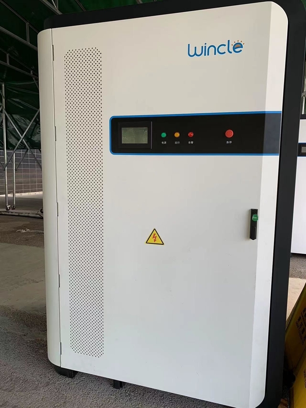 LiFePO4 Armoire de stockage d'énergie à batterie 125kw 258kwh Pour l'extérieur à trois phases à quatre fils