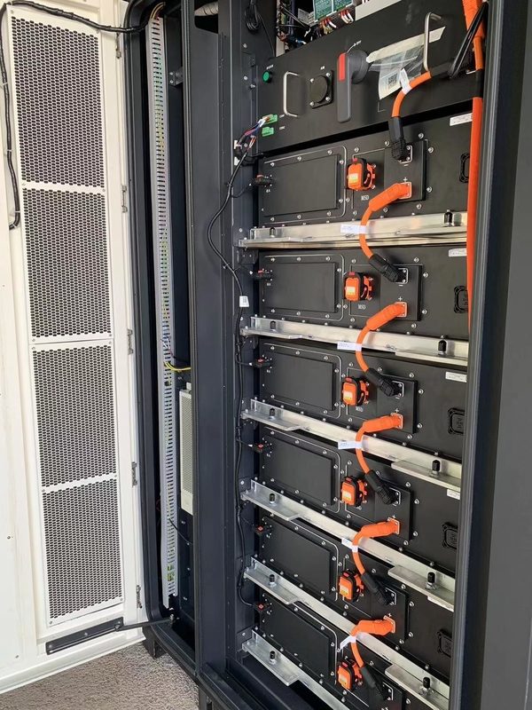 Système d'armoire de stockage d'énergie LiFePO4 à batterie certifié UE 289 KWh pour centrale électrique