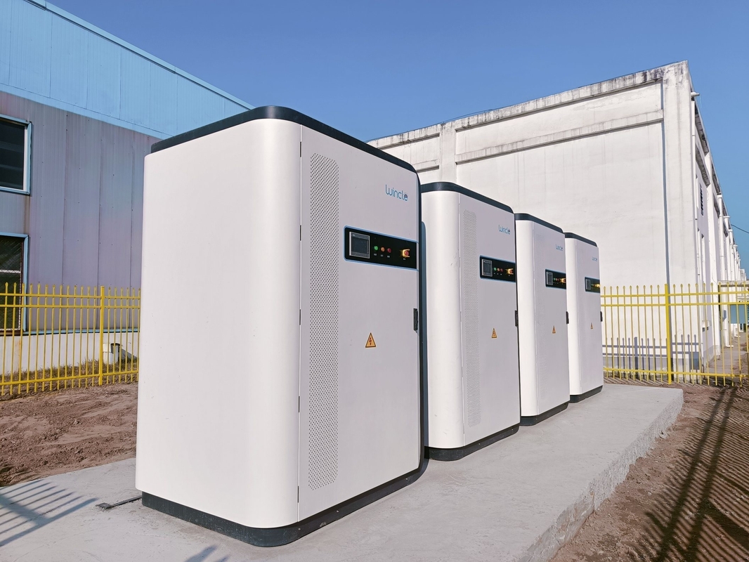 Système d'armoire de stockage d'énergie LiFePO4 à batterie certifié UE 289 KWh pour centrale électrique