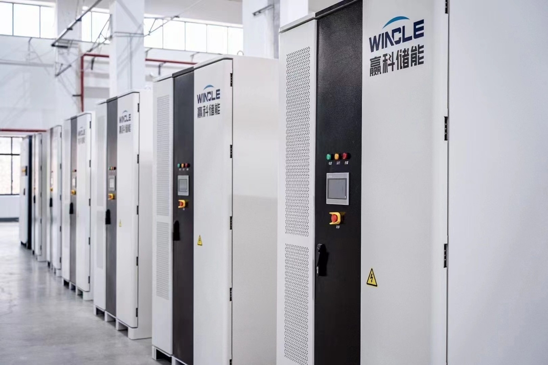 Capitalité élevée avec un rendement de 93% Star 385 Armoire de stockage d'énergie commerciale avec UL9540A Pour le marché américain