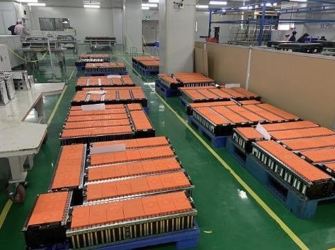 Batterie NMC à haute densité d'énergie standardisée 43,8 V 128 Ah pour camions électriques industriels