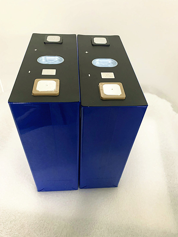 2c LFP cellule de batterie 280ah Pour l'usage industriel et commercial Ess 1 pièce Min.Order échantillons