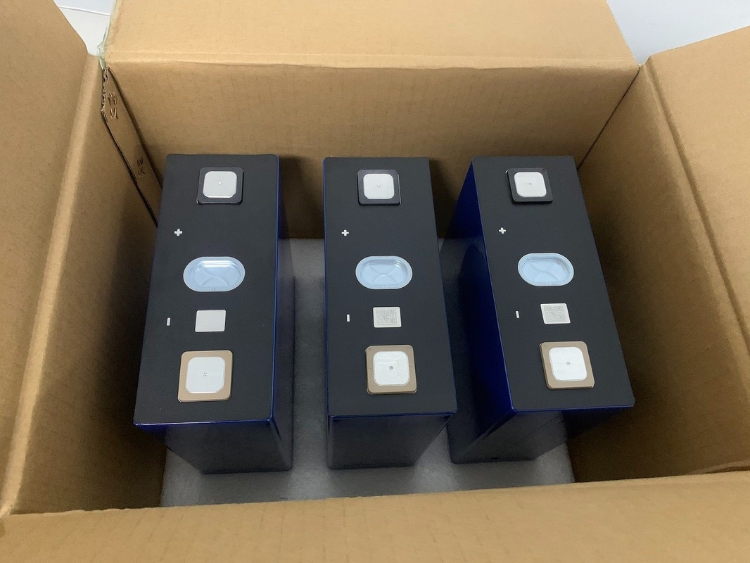 5.9 kg Cellule de batterie prismatique pour le système de stockage d'énergie des camions et des conteneurs lourds