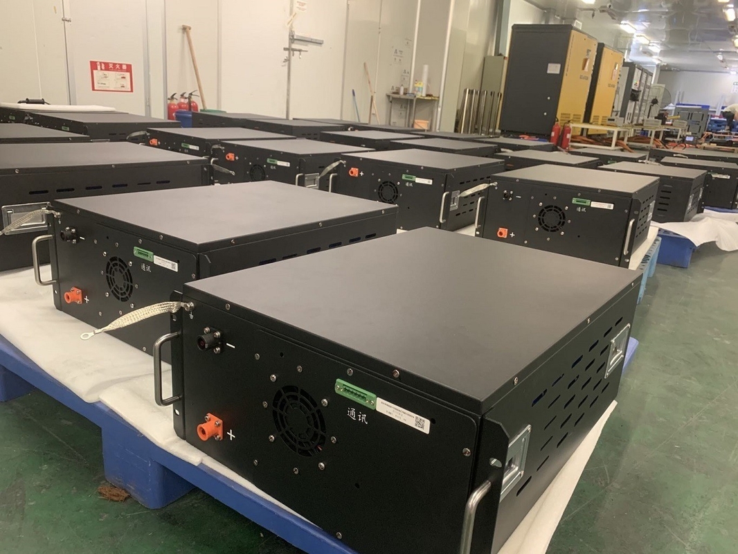 Cellule de batterie prismatique durable de 3,2 V 314 ah pour système de stockage d'énergie de conteneur et camion