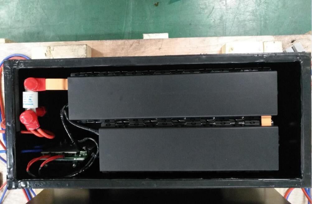 54.6V Chargeur amovible NCM Matériau batterie 6P13S Pour e moto et scooter